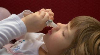 Чем лучше промывать нос ребенку при насморке