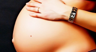 На каких сроках беременности опускается живот