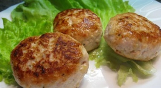 How cutlets from chicken meat to make more tender