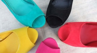 Как любимый цвет обуви может рассказать о характере человека