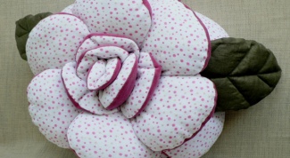 Как сшить подушку-розу