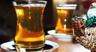 Почему на Востоке пьют чай из стакана 