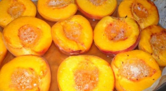 Как приготовить десерт из персиков