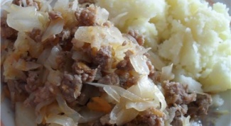 Cabbage stew with minced meat