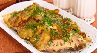 Курица с картофелем, запеченные под майонезом