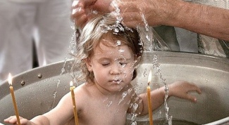 Что дарят крестные ребенку на крещение?