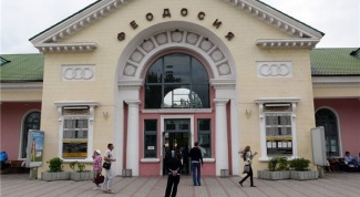 How to get to Feodosia from Simferopol