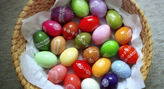 Как окрасить яйца к Пасхе