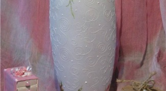 Оригинальная ваза для цветов с ниточным узором