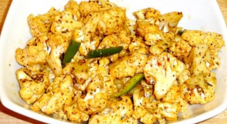 Shakkar Para is a wonderful Indian crunchy treat