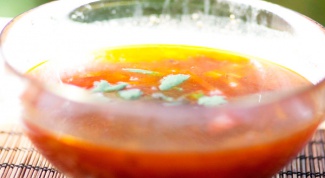 Куриный томатный суп с перцем и кукурузой