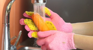 Как сделать перчатки для мытья овощей своими руками