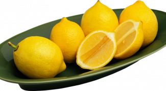 Осветлить волосы лимонным соком