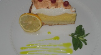 Пирог с безе и лимонным кремом