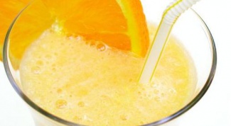 Молочный коктейль с апельсиновым соком и мятой