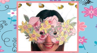 Как сделать маску из цветов с пчелами