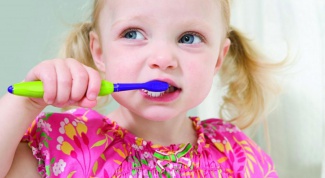 Как ухаживать за зубами ребенка