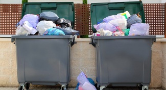 Как устанавливать мусорные баки во дворе согласно нормативам