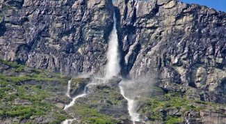 Где находятся самые высокие водопады в Европе? 