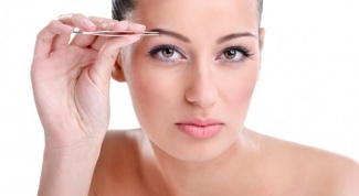 How to remove irritation after plucking eyebrows