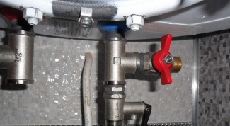 Как слить воду из водонагревателя и труб на зиму