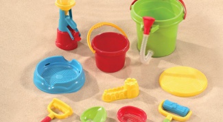 Как выбрать игрушки для песочницы