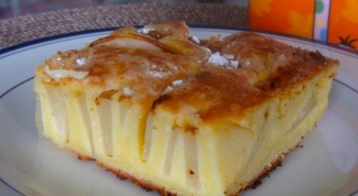 Cheese pie with pears