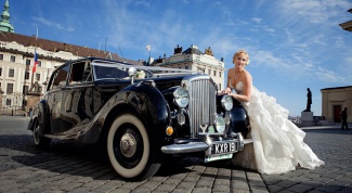 Ретро автомобиль на свадьбе – настоящая роскошь