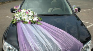 Советы молодоженам: Как украсить свадебный автомобиль?