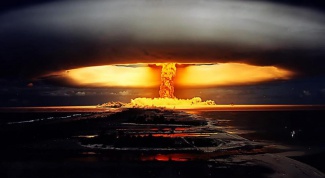 Почему в арсенале любой страны есть ядерное оружие