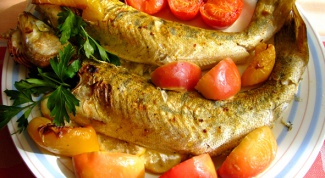 Perch, baked in the oven with potatoes