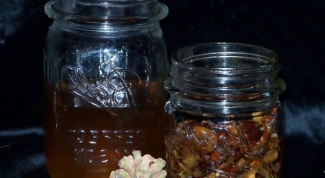 How to infuse vodka in the pine nuts