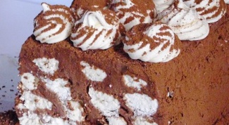 Шоколадный торт-мороженое с меренгами