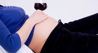 Можно ли употреблять красное вино во время беременности