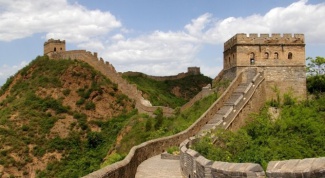Какова высота Великой китайской стены