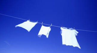 How to hang clothes for drying