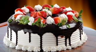 Unusual cake recipes with strawberries