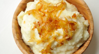 Картофельное пюре с жареным луком