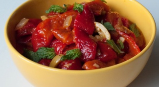Warm salad of roasted peppers