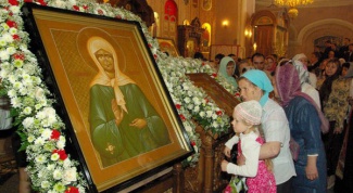 What flowers loved Matrona of Moscow 