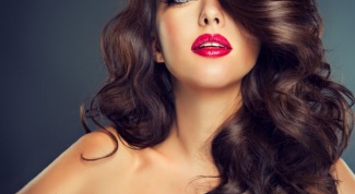 How to make curls with a tapered Curling iron
