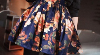 Юбка с цветочным принтом: с чем ее носить летом 2014