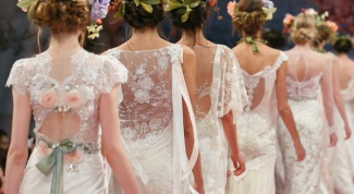 Платье с открытой спиной - стильный наряд для смелых невест
