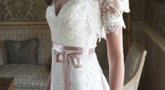 Тренды: свадебное платье с кружевными рукавами 