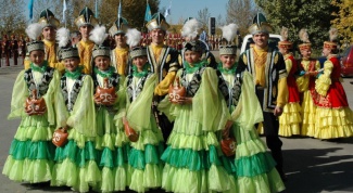 Казахский народный костюм: основные особенности