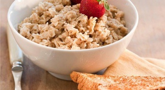 What is the difference between oats and oatmeal