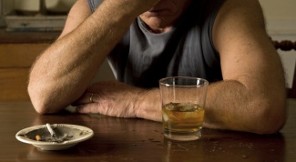 Чем отличается умеренно пьющий человек от алкоголика