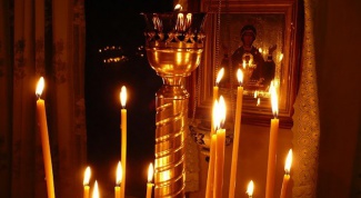 Почему трещит и коптит церковная свеча 