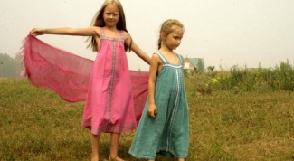 Универсальный предмет гардероба – сарафаны для девочек 
