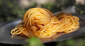 Как приготовить итальянский томатный соус для спагетти